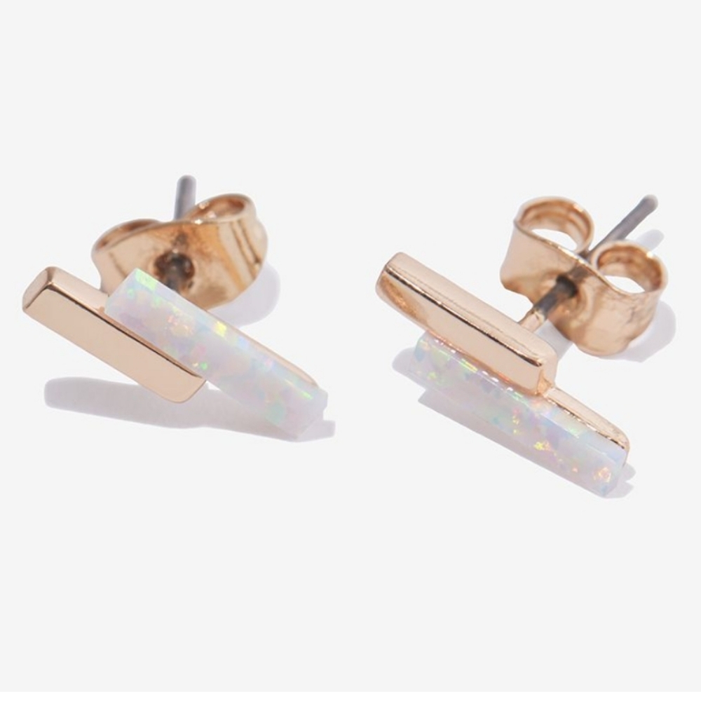 OPAL STUDS